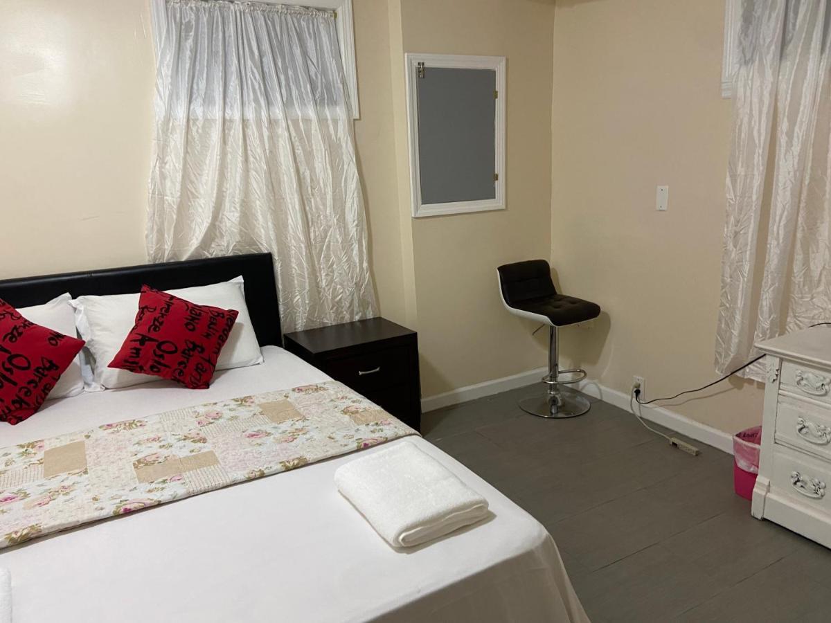 A Private Room In Queens New York Exterior photo